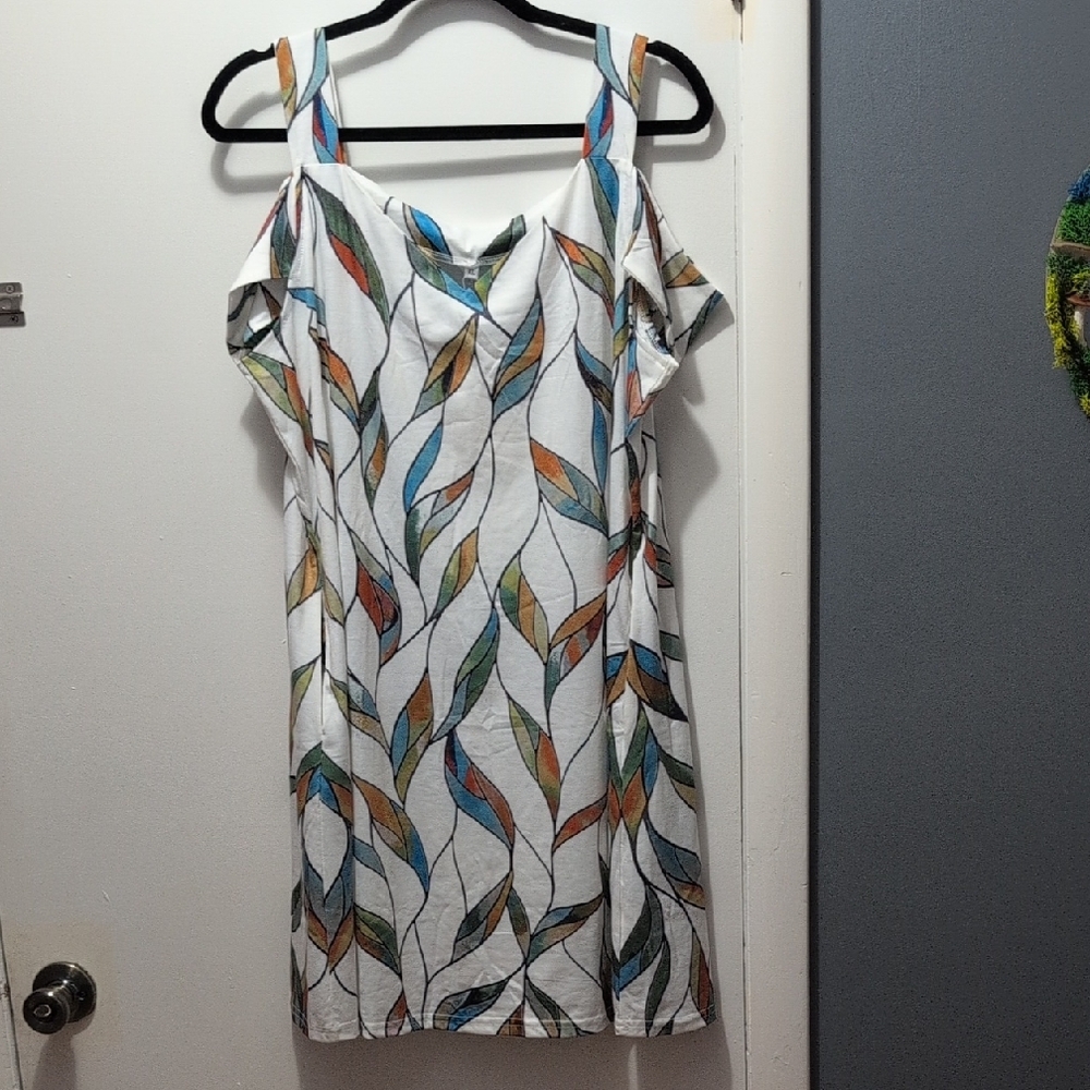 White Tunic Dress With Multicolor Leaf Pattern And POCKETS -- Runs A Little Big